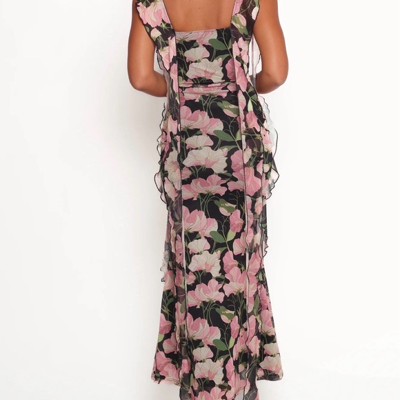 NWT Stunning and Feminine Petal and Pup Chiara Floral Maxi Dress Size Medium - Picture 4 of 9